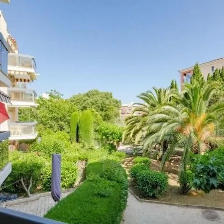 Vila Elegant Villa With Pool Near The Heart Of Saint-Tropez *